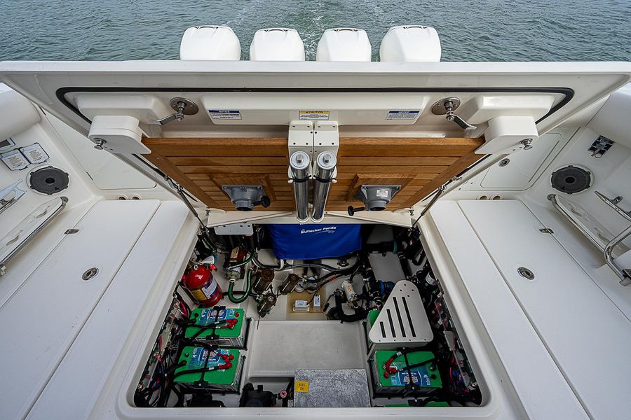 2019 Boston Whaler 420 Outrage