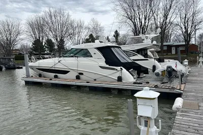 Sea Ray 450 Sundancer