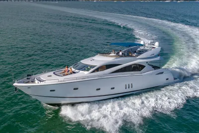 Sunseeker 82 Yacht