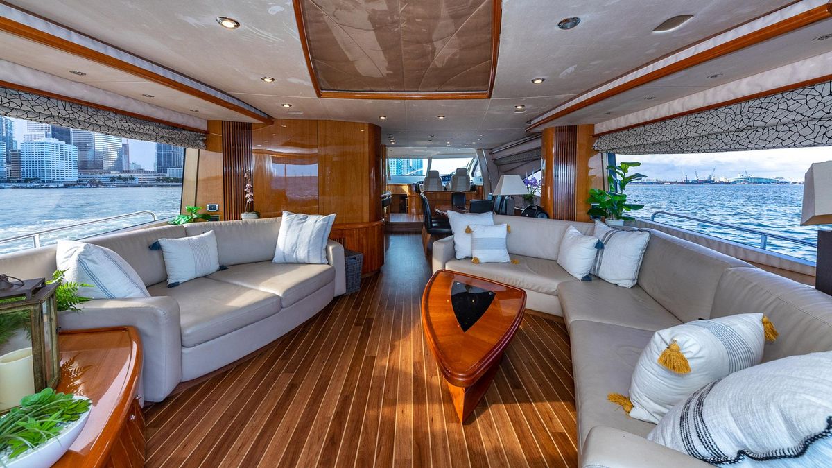 2003 Sunseeker 82 