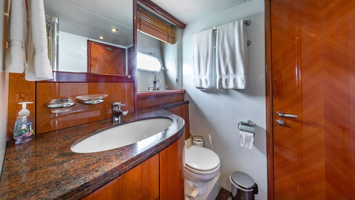 2003 Sunseeker 82 