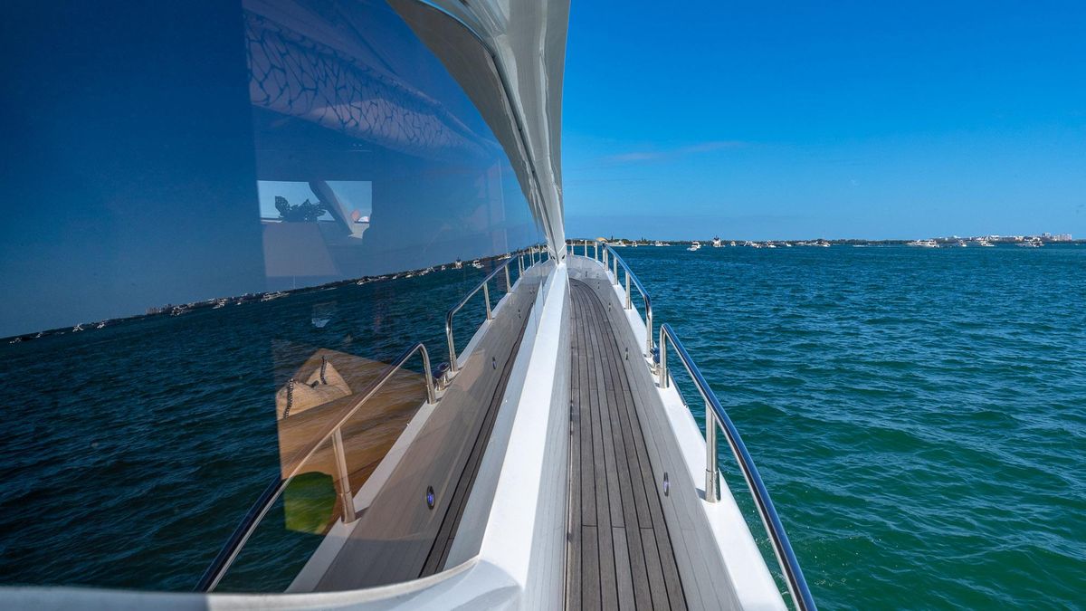 2003 Sunseeker 82 