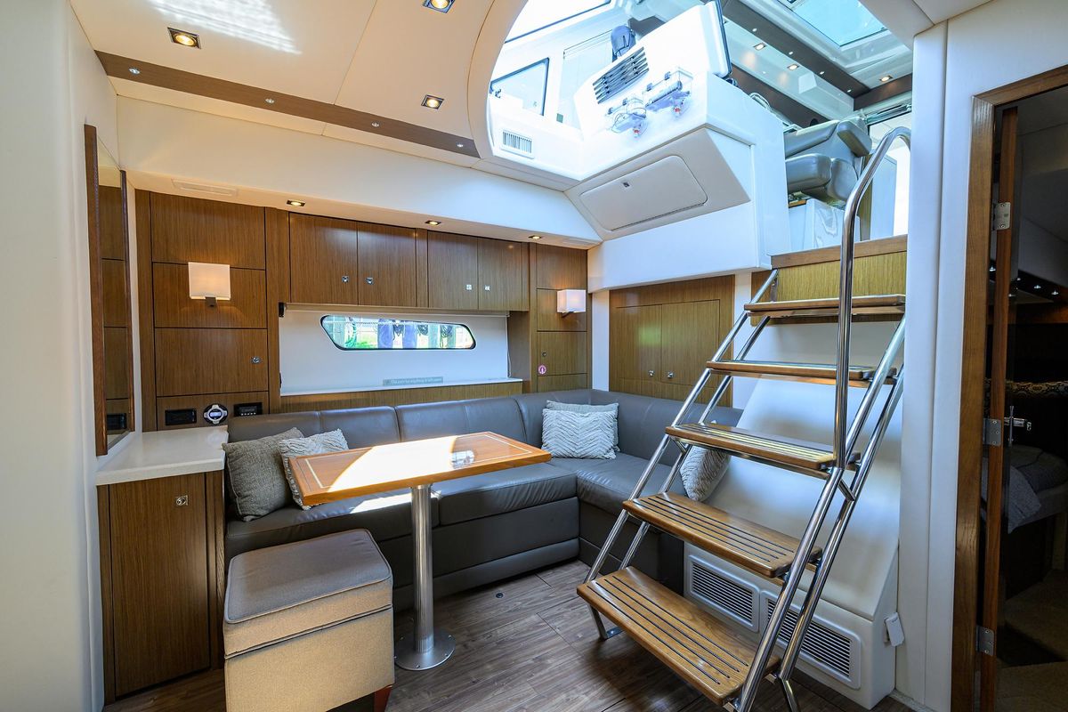 2015 Cruisers Yachts 48 