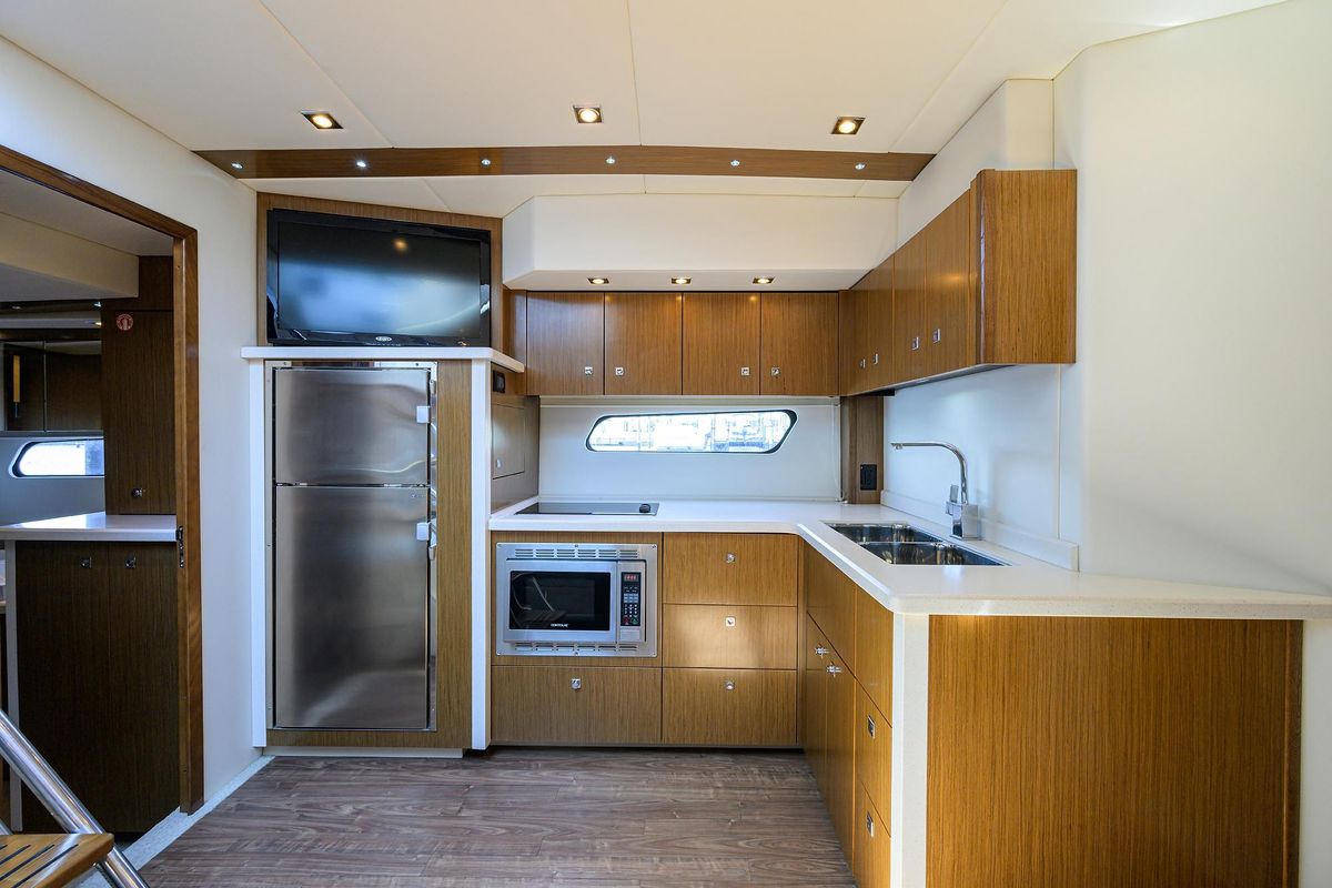 2015 Cruisers Yachts 48 