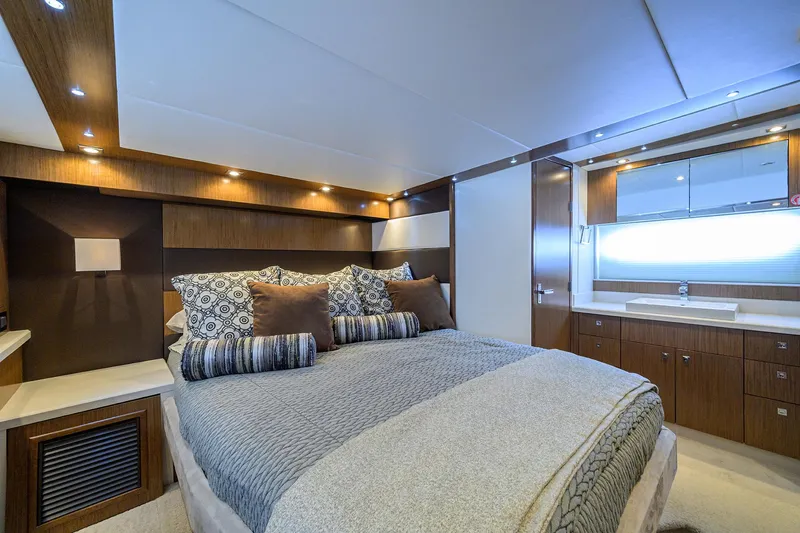 Ajac Cruiser Yacht Photos Pics Luxurious 2015 Cruisers Cantius yacht bedroom with modern decor and ambient lighting.