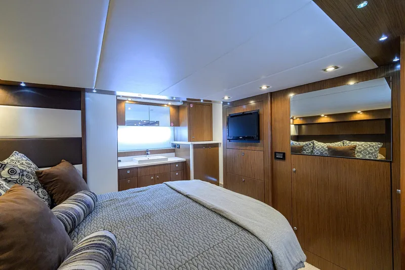 Ajac Cruiser Yacht Photos Pics Luxurious 2015 Cruisers Cantius yacht bedroom with modern decor and ambient lighting.