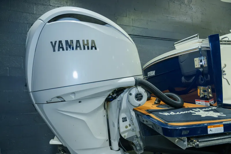  Yacht Photos Pics Yamaha outboard motor on 2023 Regulator 28 boat, indoor display setting.
