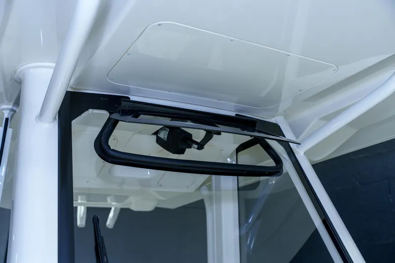  Yacht Photos Pics 2023 Regulator 28 boat windshield and wiper detail.