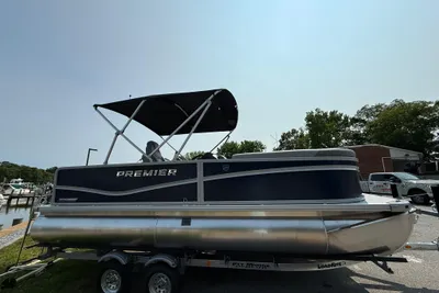 Premier 200 Sunscape RE XLC Tritoon