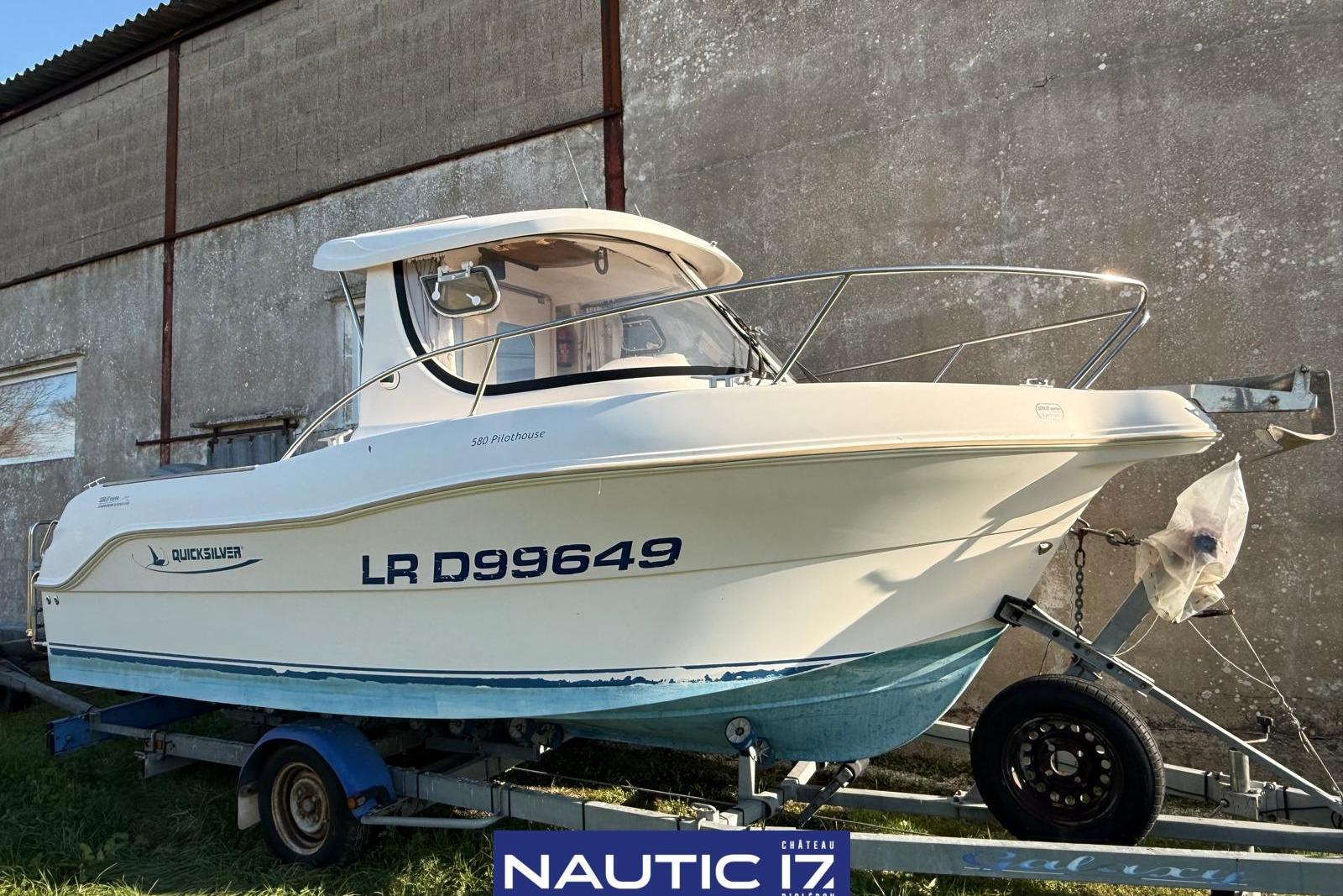 2008 Quicksilver 580 Pilothouse