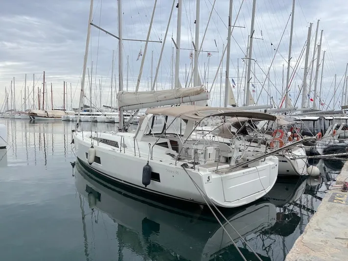 Blue Satellite Yacht Photos Pics Beneteau Oceanis 46.1