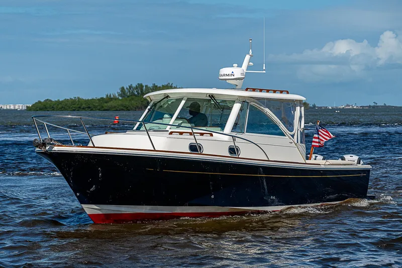 Harbor Moon Yacht Photos Pics 
