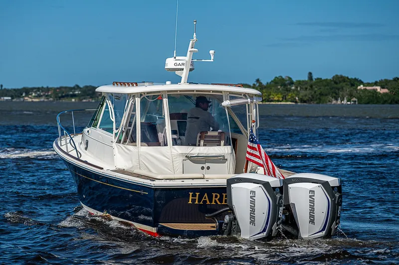 Harbor Moon Yacht Photos Pics 