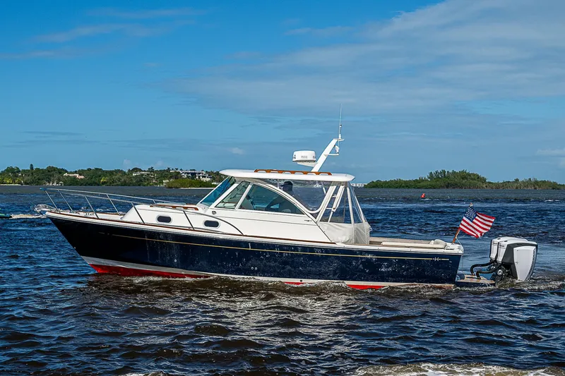 Harbor Moon Yacht Photos Pics 