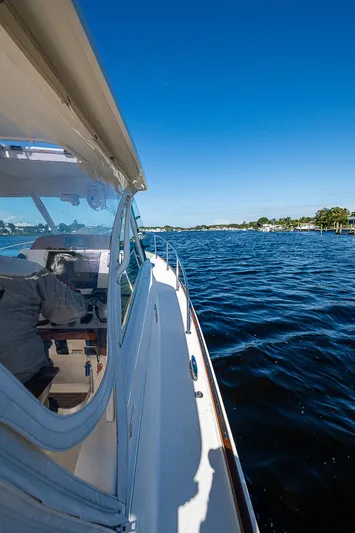 Harbor Moon Yacht Photos Pics 