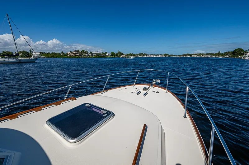 Harbor Moon Yacht Photos Pics 