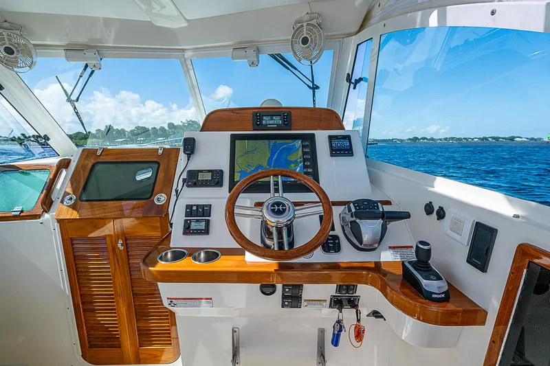 Harbor Moon Yacht Photos Pics 