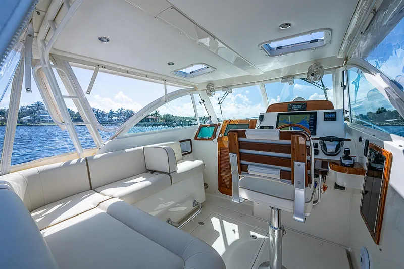 Harbor Moon Yacht Photos Pics 