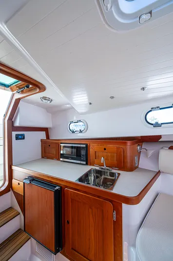 Harbor Moon Yacht Photos Pics 