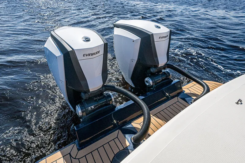 Harbor Moon Yacht Photos Pics 