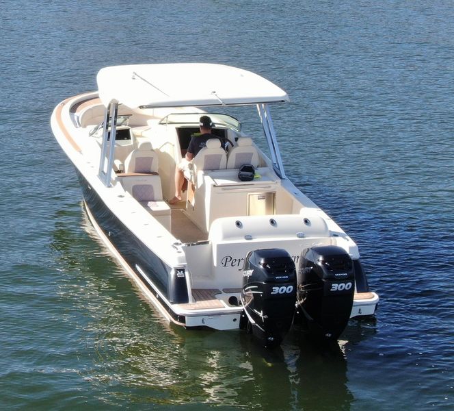 2018 Chris-Craft 30 Calypso