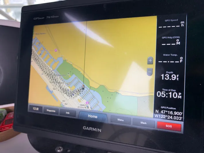  Yacht Photos Pics Garmin GPS display on a 2000 Bayliner 3988, showing map and navigation details.