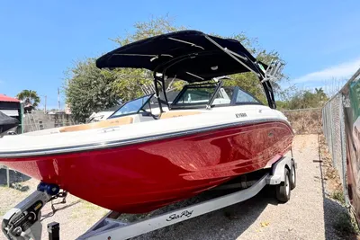 Sea Ray SPX 210