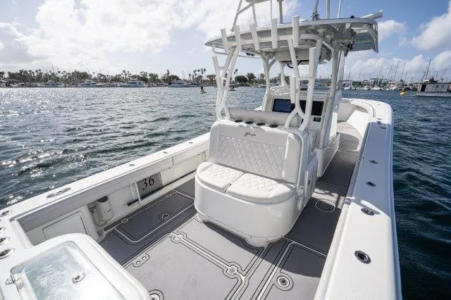 36 Yellowfin 2017 Yacht Photos Pics 