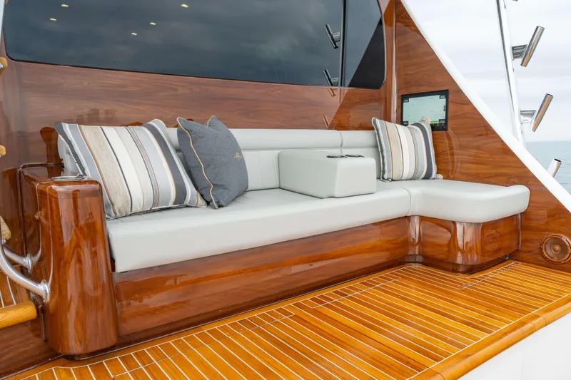 2026 Viking 82c Yacht Photos Pics Viking 82 Convertible MEzzanine Couch