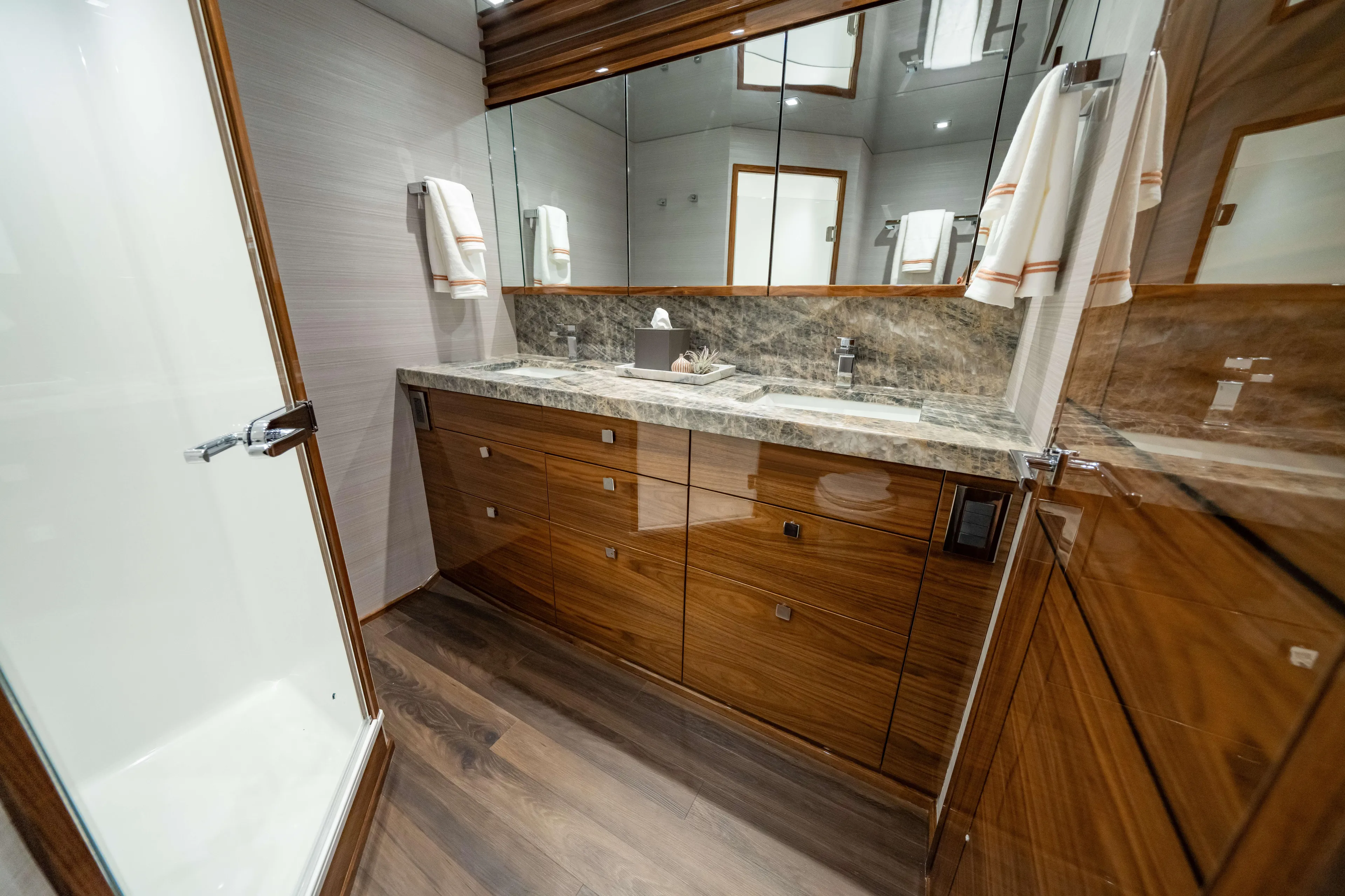 2026 Viking 82c Yacht Photos Pics Viking 82 Convertible Head