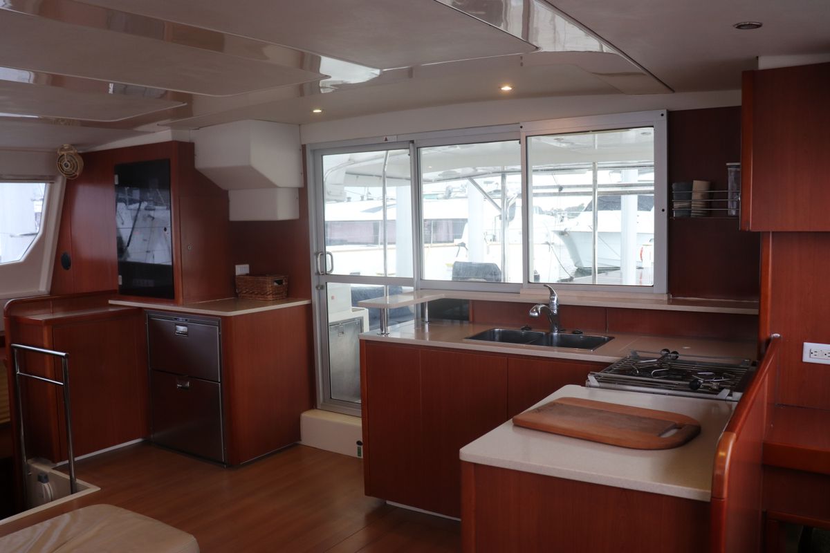 2013 Leopard 48 