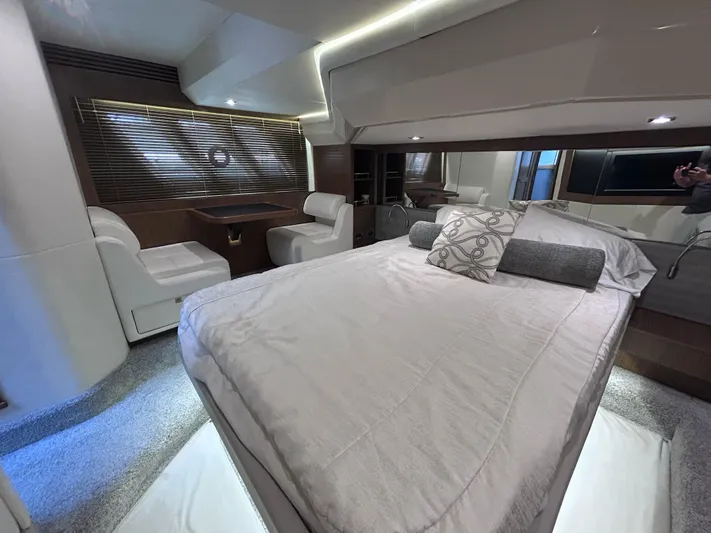 Here & Now 2017 Sea Ray 510 Fly @ Acapulco Yacht Photos Pics Luxurious interior of 2017 Sea Ray Fly 510 yacht with elegant bedroom and seating area.