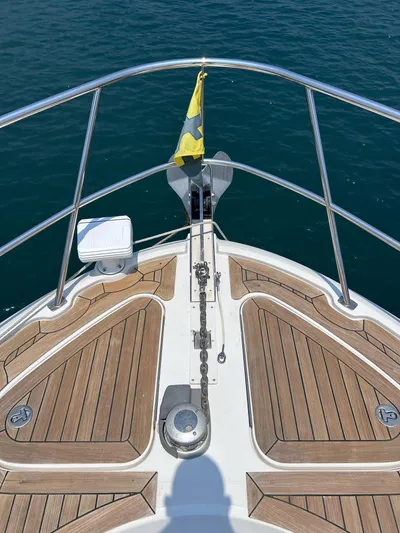 Here & Now 2017 Sea Ray 510 Fly @ Acapulco Yacht Photos Pics Bow of 2017 Sea Ray Fly 510 yacht with teak decking and railing.