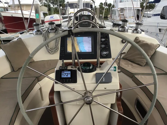 Jade Yacht Photos Pics 