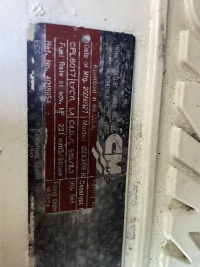  Yacht Photos Pics Label on Cummins engine in 2006 Sea Ray 48 Sundancer boat.