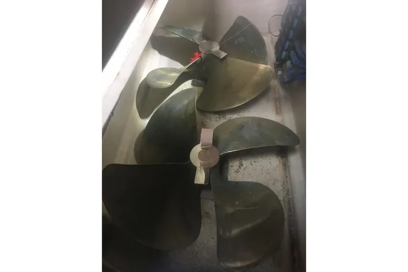  Yacht Photos Pics Propellers of a 2006 Sea Ray 48 Sundancer boat in storage.