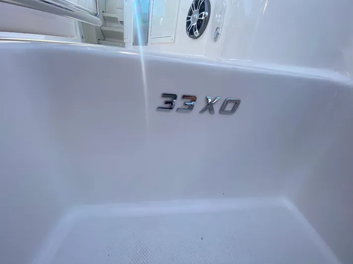  Yacht Photos Pics 2024 REGAL 33 XO - Image 32