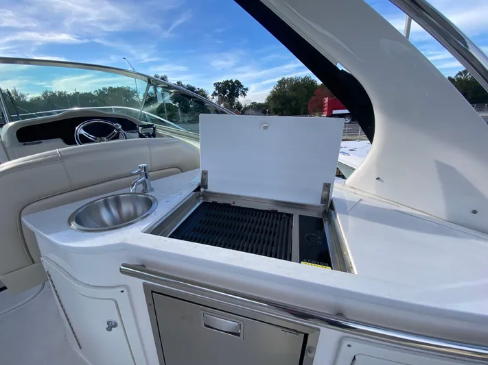  Yacht Photos Pics 2024 REGAL 33 XO - Image 16
