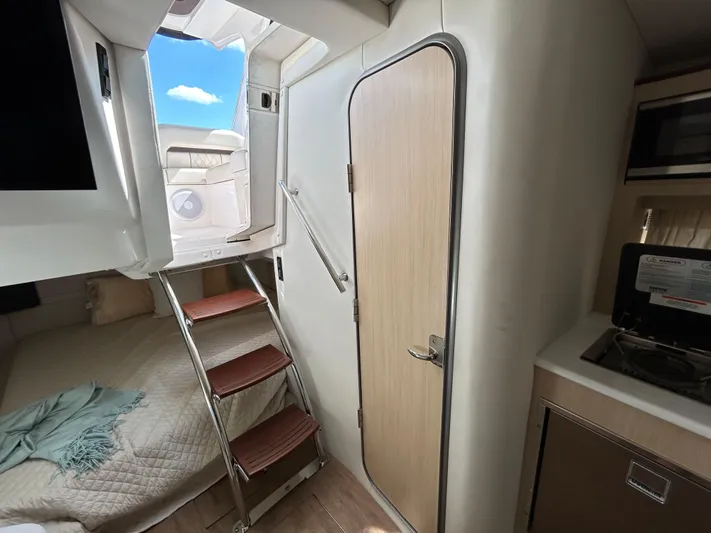  Yacht Photos Pics 2024 REGAL 33 XO - Image 29