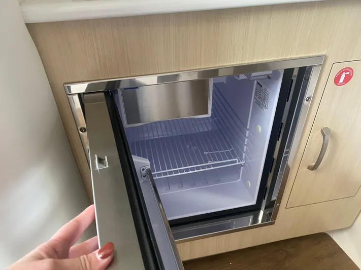  Yacht Photos Pics 2024 REGAL 33 XO - Image 26