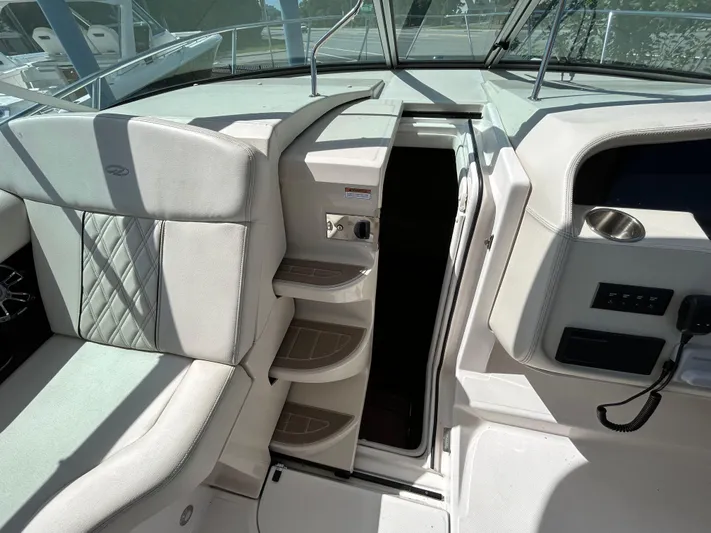  Yacht Photos Pics 2024 REGAL 33 XO - Image 19