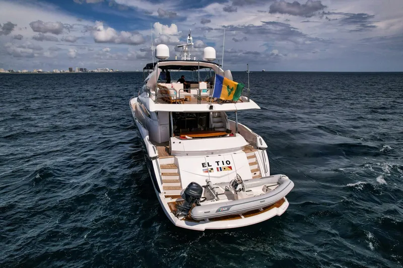 El Tio Yacht Photos Pics Luxury Sunseeker 90 Yacht cruising on open sea, 2006 model.