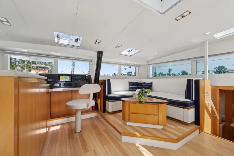 Noble House Yacht Photos Pics 