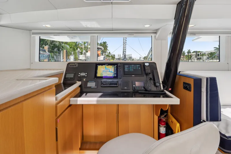 Noble House Yacht Photos Pics 