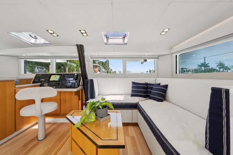 Noble House Yacht Photos Pics 