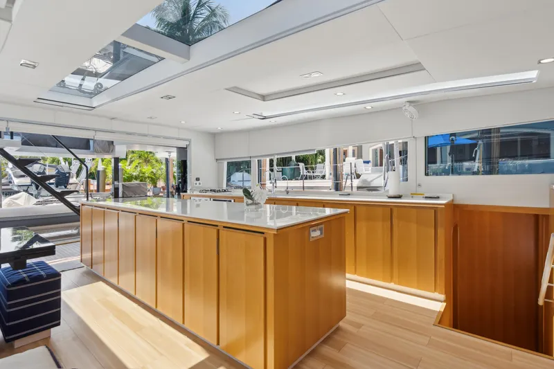 Noble House Yacht Photos Pics 