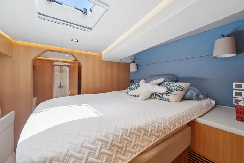 Noble House Yacht Photos Pics 