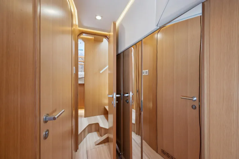 Noble House Yacht Photos Pics 