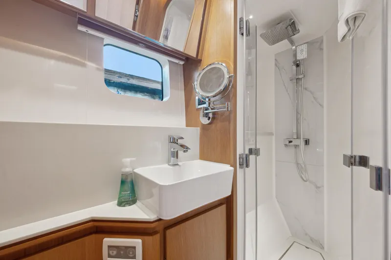 Noble House Yacht Photos Pics 