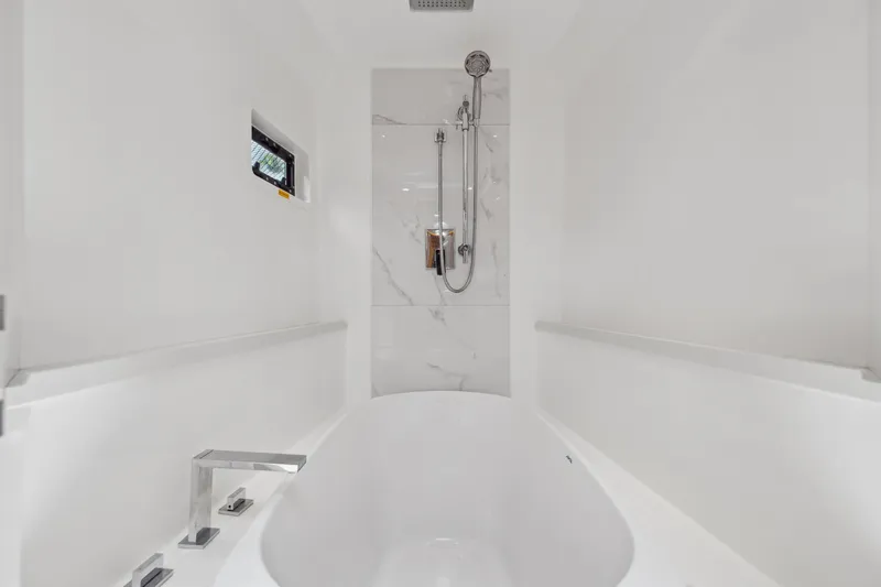 Noble House Yacht Photos Pics 